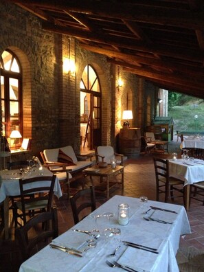 Restaurant - UNA Hotels Monterufoli Wine Country (Monteverdi Marittimo)
