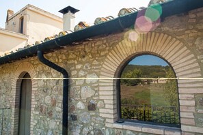Exterior detail - UNA Hotels Monterufoli Wine Country (Monteverdi Marittimo)
