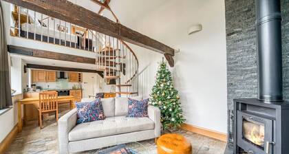 Beautiful Old Barn | New Forest | Just For Two