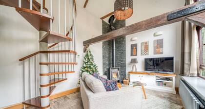 Beautiful Old Barn | New Forest | Just For Two