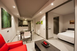 1 slaapkamer, een strijkplank/strijkijzer, wifi, beddengoed