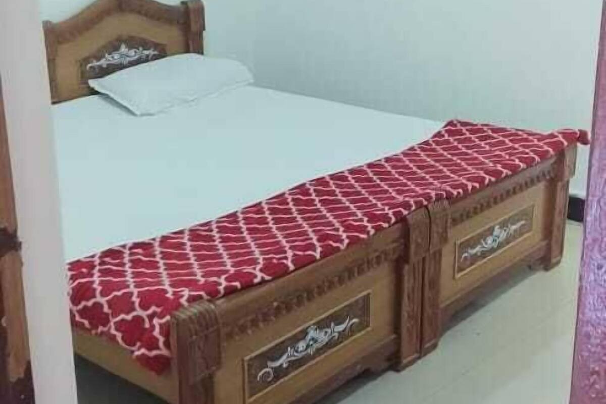 Quarto standard, 1 cama de casal | 1 quarto, cofres nos quartos, espaço de trabalho para notebook