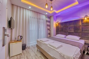 Standard Room, Smoking | 1 bedroom, premium bedding, in-room safe, desk - New Galata Hotels (Istanbul)