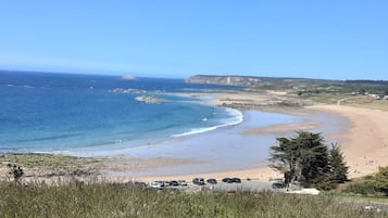 Plage à proximité, chaises longues