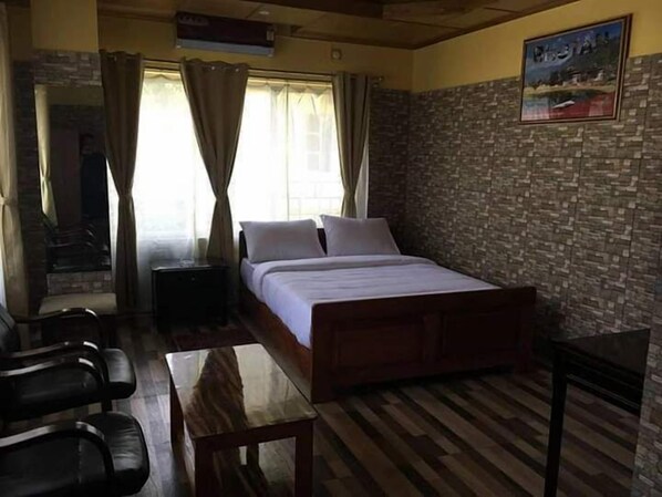 Habitación estándar con 2 camas individuales | Camas extra y wifi gratis 