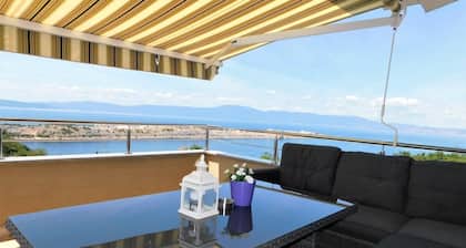 Apartman with pool "Sabine 2"
