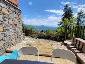 Terrace/patio - Sunlit Ground Floor Apartment, Sleeps 5, South-Facing Terrace - Chaillol 1600 (Saint-Michel-de-Chaillol)