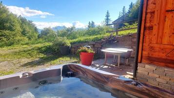 Bain à remous extérieur