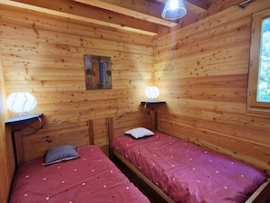 2 bedrooms, WiFi (free)