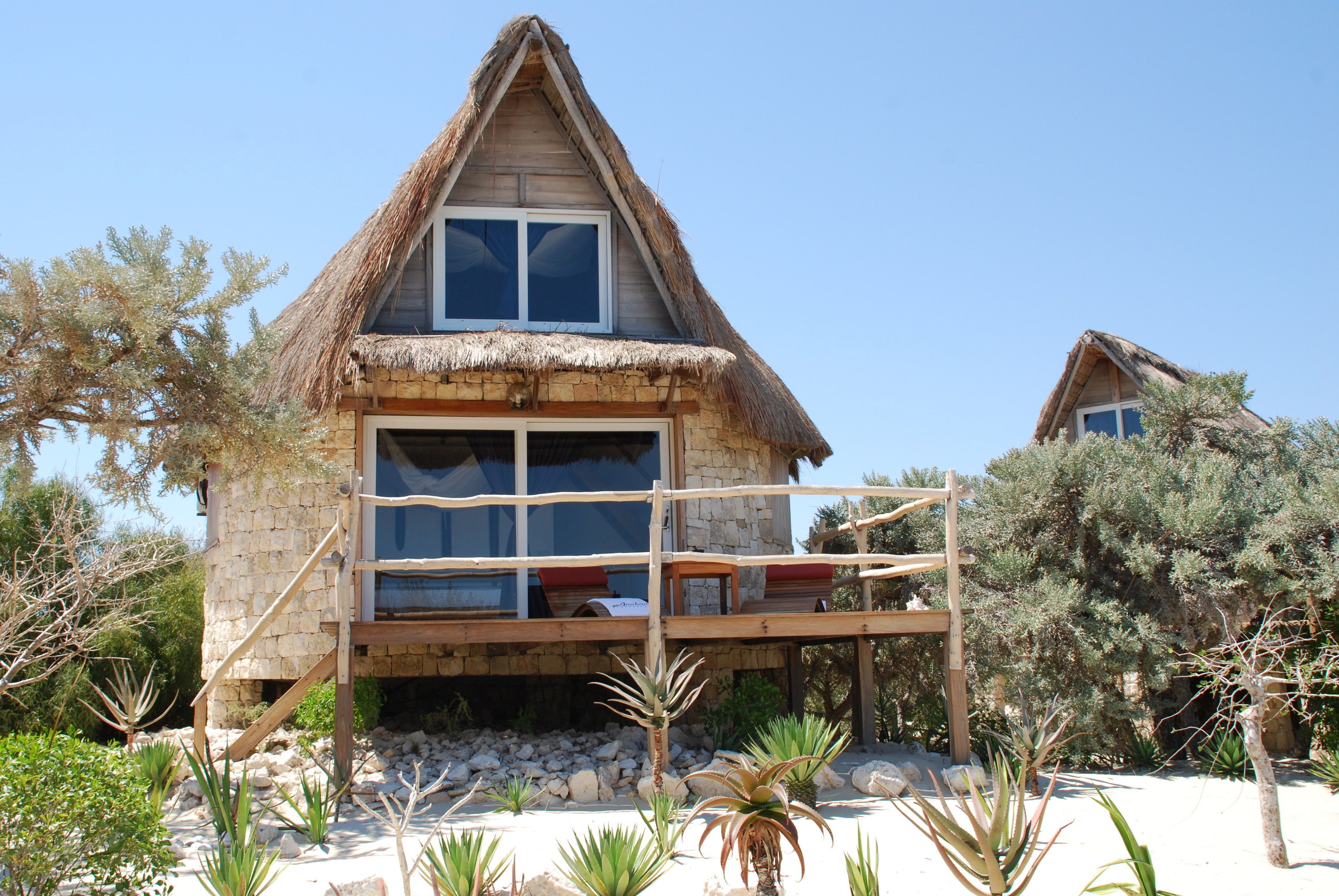 Een minibar, individueel gedecoreerd, individueel gemeubileerd