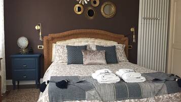 3 bedrooms, hypo-allergenic bedding available, down comforters