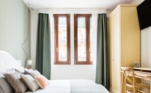 3 bedrooms, hypo-allergenic bedding, down comforters, memory foam beds - B&B Colombo (Mestre)