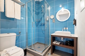 Triple Room | Bathroom