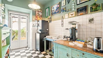 Desayuno de cocina local incluido todos los días