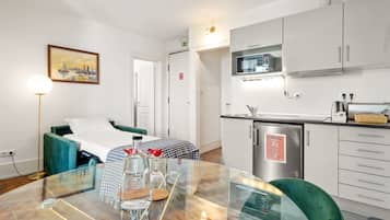 1 habitación, ropa de cama hipoalergénica y minibar