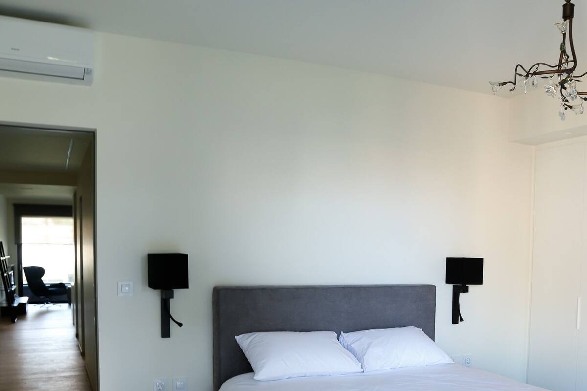 2 bedrooms, memory-foam beds, individually decorated