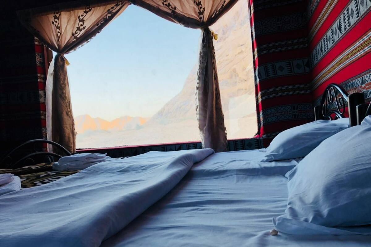 Luxury-Zelt, 1 Doppelbett | Blick auf die Berge