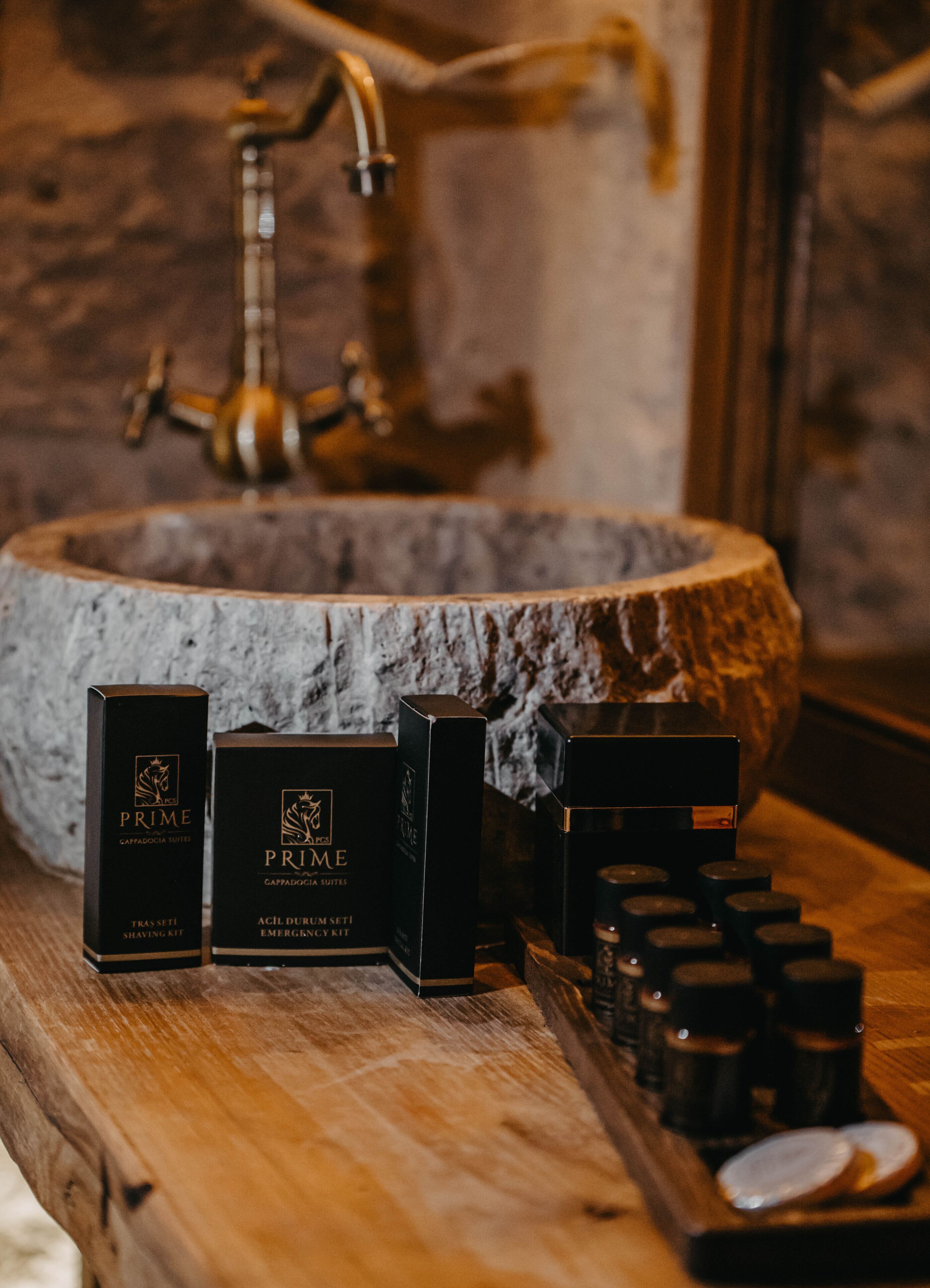 deluxe double room | bathroom | shower, free toiletries, hair dryer, bathrobes