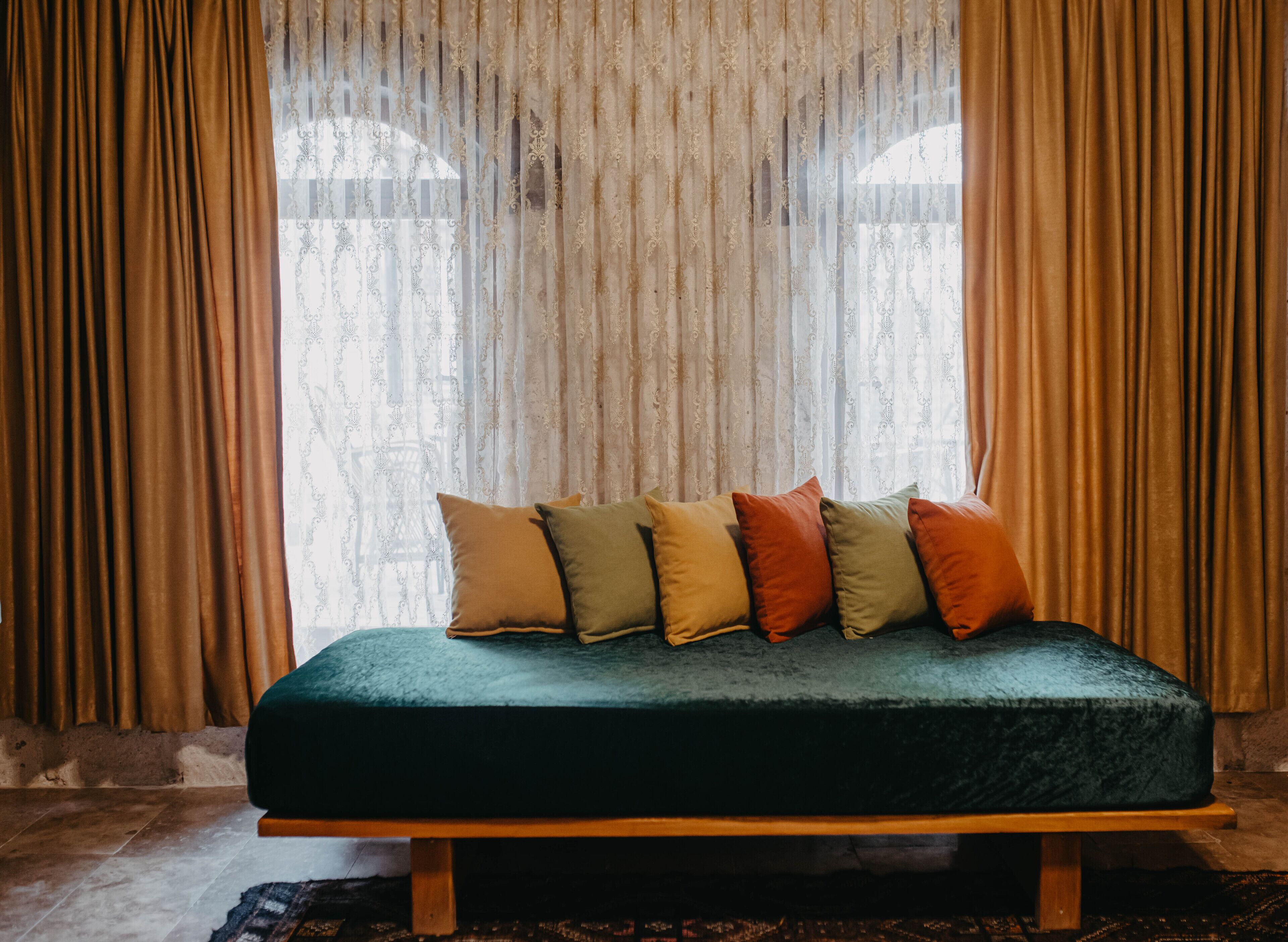 deluxe double room | living area | lcd tv