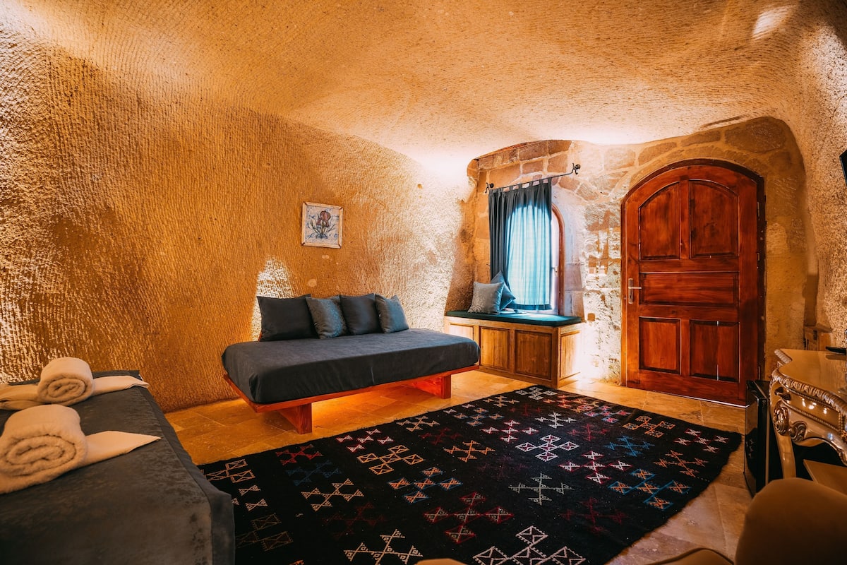 Comfort Room | Minibar, individually decorated, laptop workspace, blackout drapes