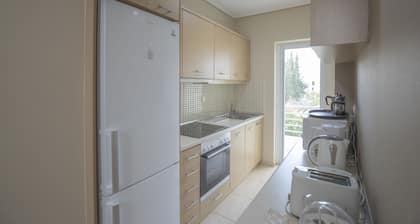 A&J Apartments or Rooms athens airport