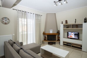 City Apartment, 3 Bedrooms, Non Smoking, Kitchen (A3) | Premium bedding, Tempur-Pedic beds, individually decorated - A&J Apartments or Rooms athens airport (Markopoulo Mesogaias)