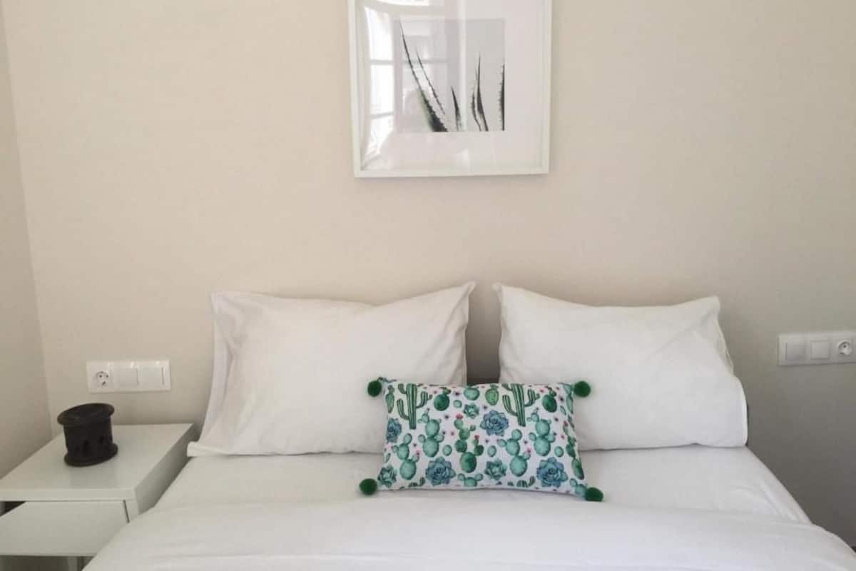 Egyptian cotton sheets, premium bedding, pillow-top beds