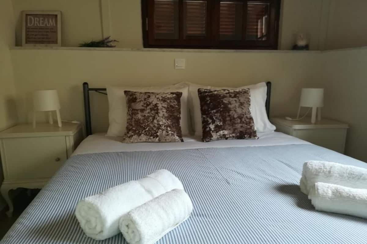 Egyptian cotton sheets, premium bedding, pillow-top beds
