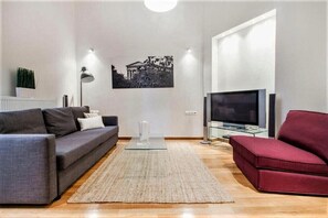 Deluxe apartman, 1 hálószobával, erkély (2B) | Egyiptomi pamut ágynemű, prémium ágynemű és kényelmi párnázat