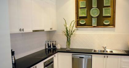 Clyvemore - Luxurious, boutique accommodation in the heart of the Ballarat.
