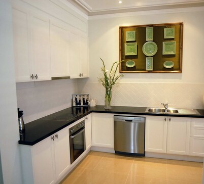 Clyvemore - Luxurious, boutique accommodation in the heart of the Ballarat.