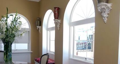 Clyvemore - Luxurious, boutique accommodation in the heart of the Ballarat.