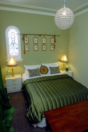 3 bedrooms, iron/ironing board, travel crib, free WiFi