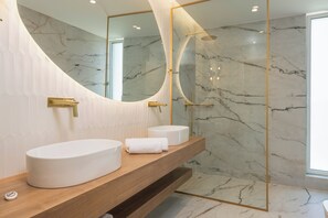 Sunrise Suite - Two Bedrooms with Private Pool and Beach Access | Bathroom