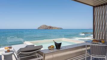 Beachcomber Suite - Beachfront with Private Pool | Vue depuis le balcon
