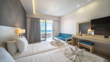 1 camera, una cassaforte in camera, tende oscuranti, insonorizzazione