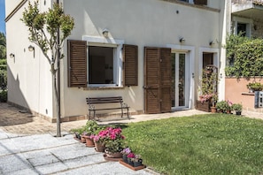 Exterior - N011 - Numana, new two-room apartment with garden (Sirolo)