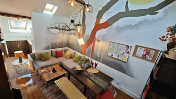 Studio Deluxe (Open - Space Studio 3/4) | Coin séjour | Télévision à écran plat de 80 pouces avec chaßnes par cùble, télévision