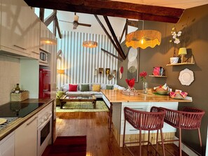 Deluxe Apartment, 1 Bedroom, Terrace (Studio 7/8) | In-room dining - Studios with Mezzanine Rua da Moeda (Lisbon)