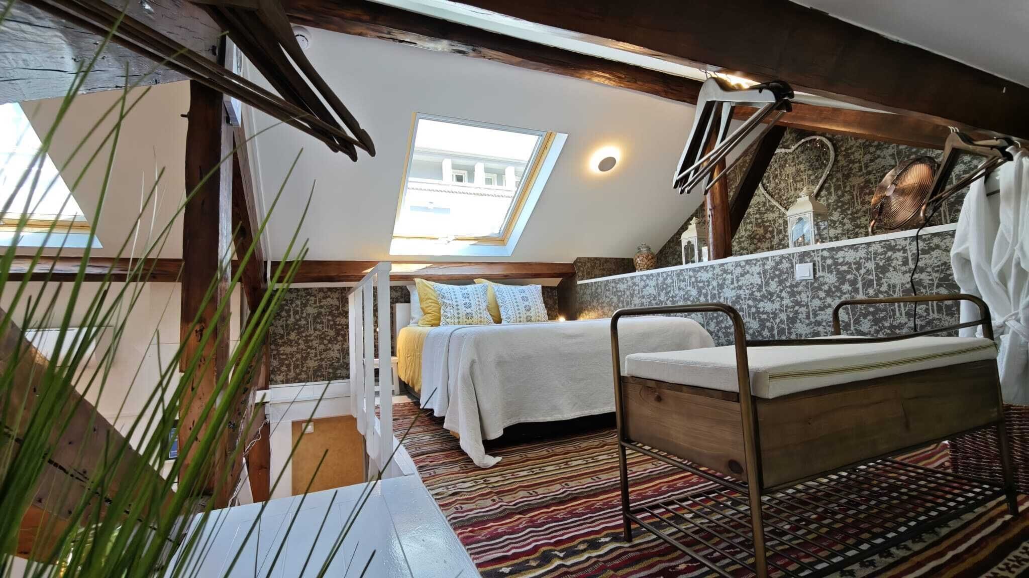 Studio – deluxe (Open - Space Studio 3/4) | Sengetøy av topp kvalitet, Tempur-Pedic-senger og individuelt dekorert