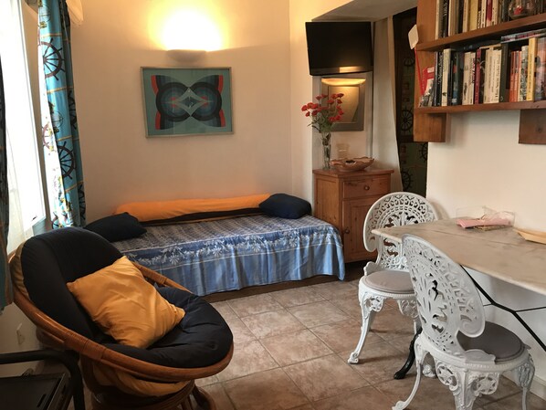 1 bedroom, iron/ironing board, WiFi