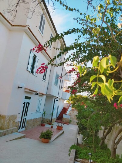 Cozy apartment sleeps 12 in Villa Daniel in Vieste Gargano Puglia