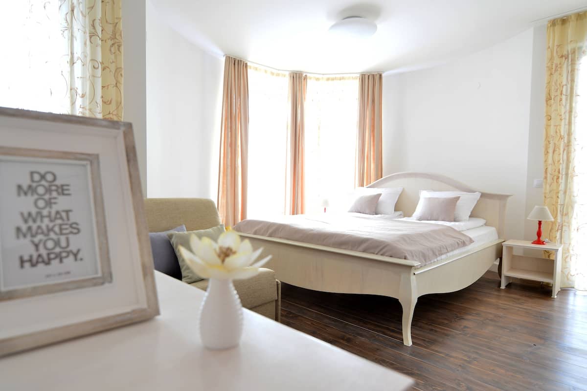 In-room safe, blackout curtains, soundproofing, iron/ironing board