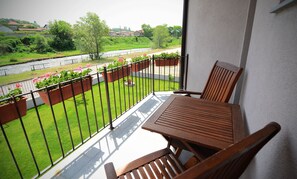 Classic Room, 2 Single Beds, River View | Balcony