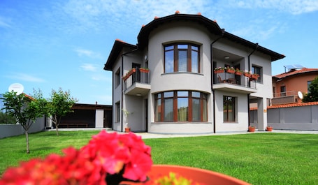 Fachada de la propiedad. Katerina Guest House