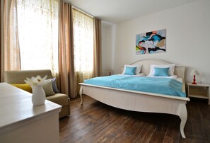In-room safe, blackout curtains, soundproofing, iron/ironing board - Katerina Guest House (Kocherinovo)