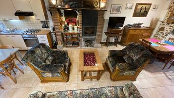 TV, peis og DVD-spiller