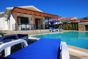 Outdoor pool - Villa Beyaz by Tatilimden (Fethiye)