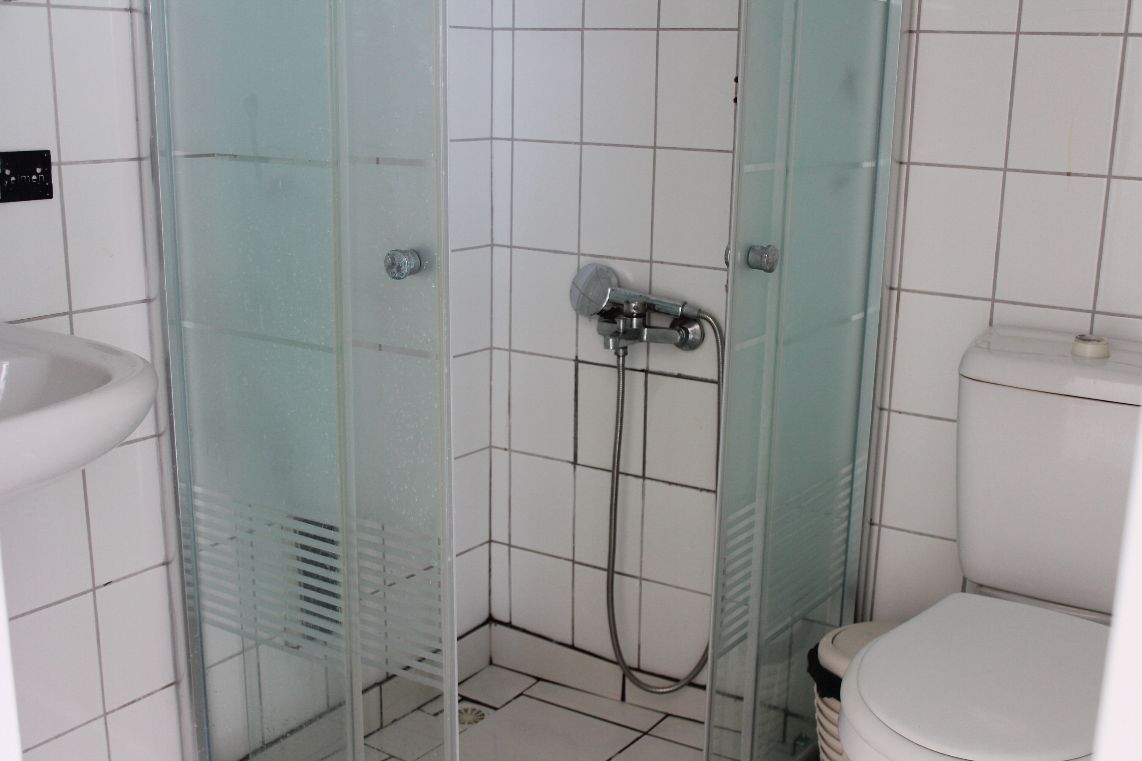 Standard Double or Twin Room | Bathroom