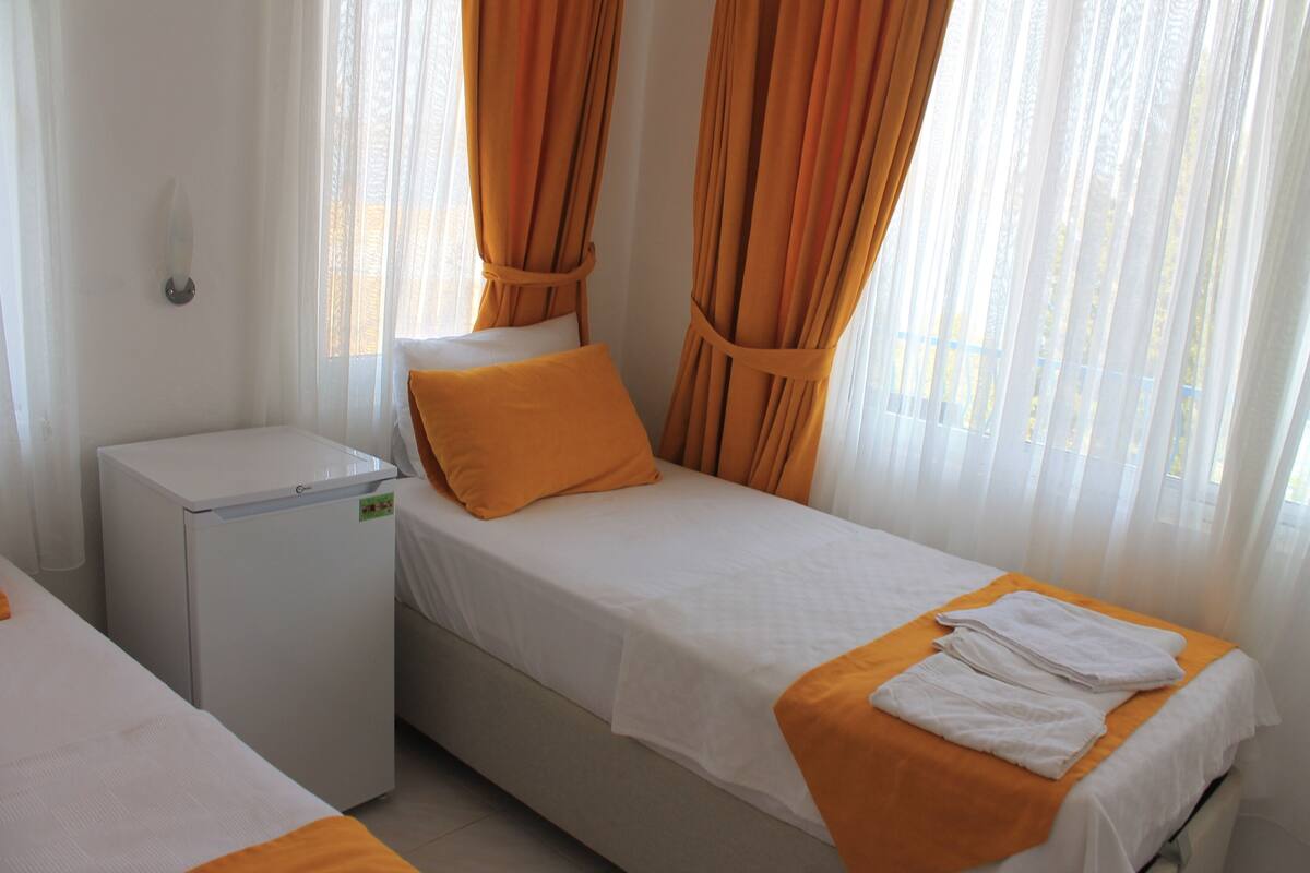 Standard-Doppel- oder -Zweibettzimmer | 1 Schlafzimmer, Bügeleisen/Bügelbrett, kostenloses WLAN, Bettwäsche